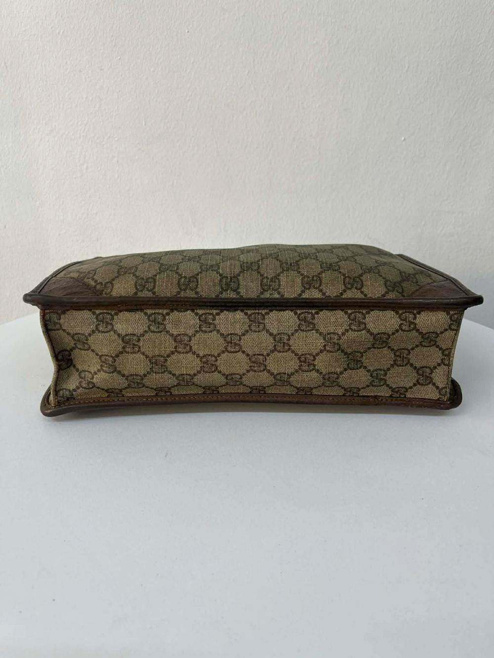 Gucci GG canvas vintage clutch bag 6