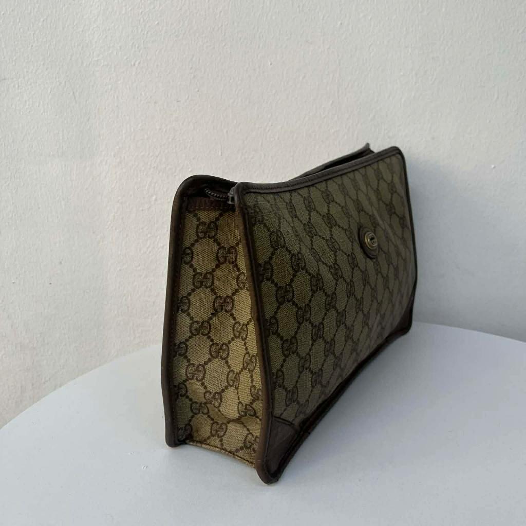 Gucci GG canvas vintage clutch bag 2