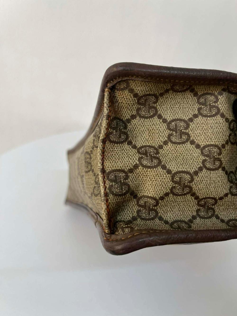 Gucci GG canvas vintage clutch bag 10