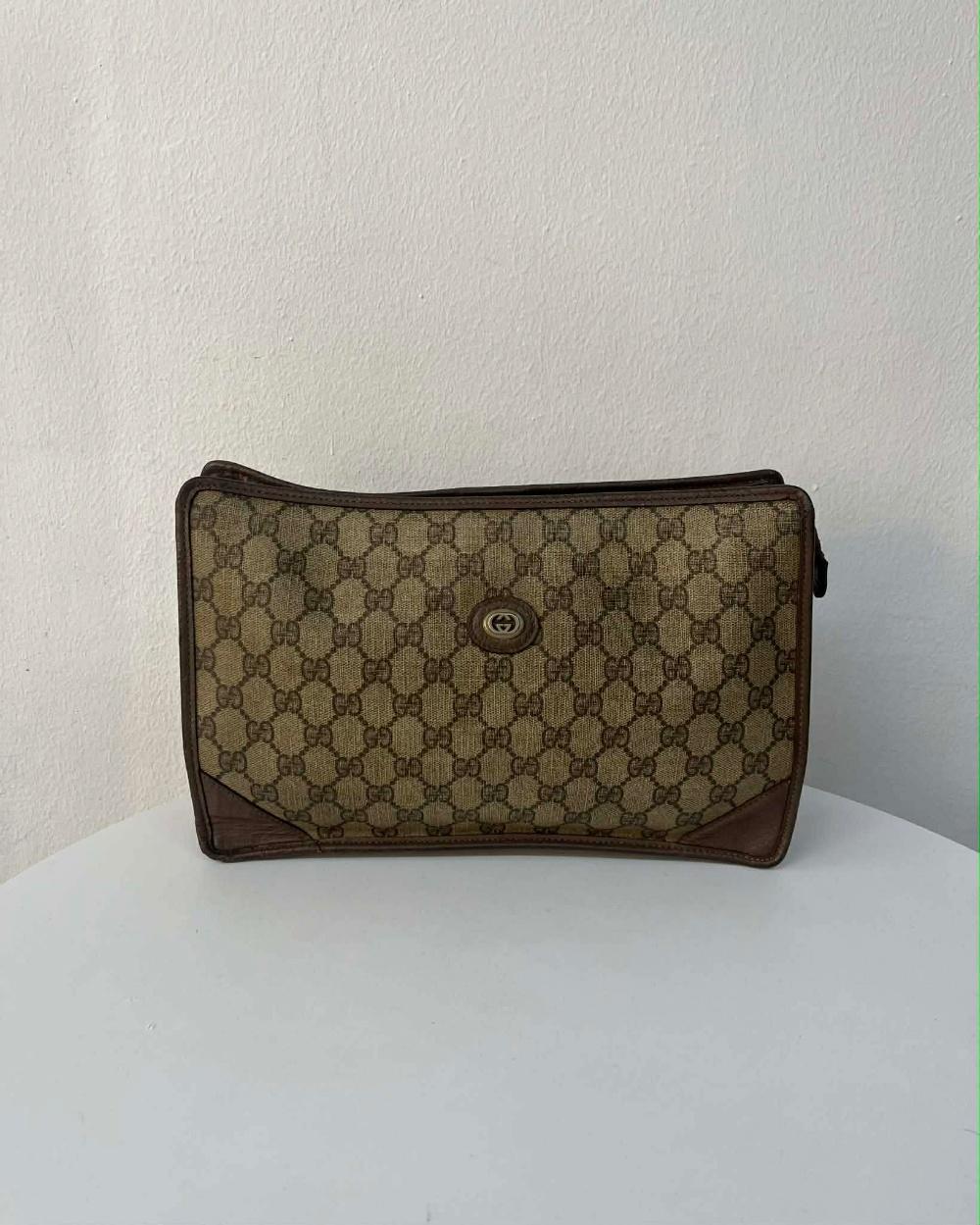 Gucci GG canvas vintage clutch bag 3