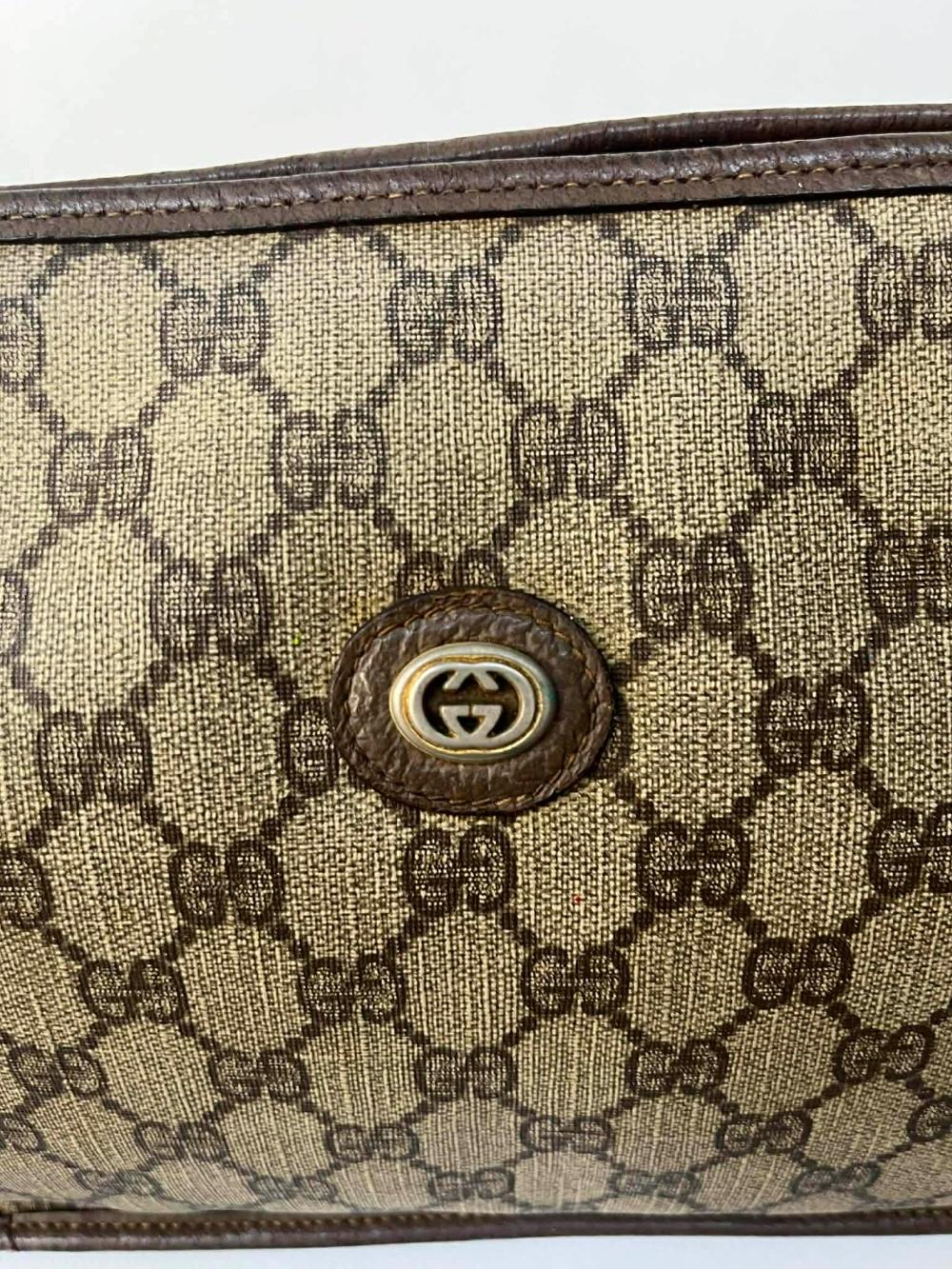 Gucci GG canvas vintage clutch bag 9