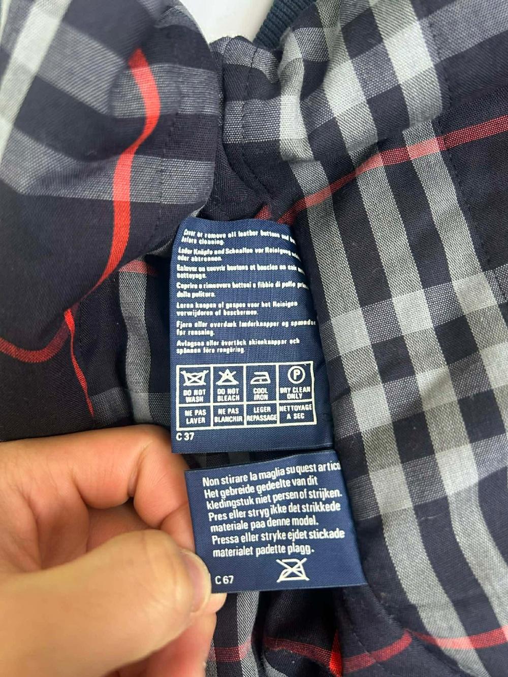 Burberrys sports zip vest 6