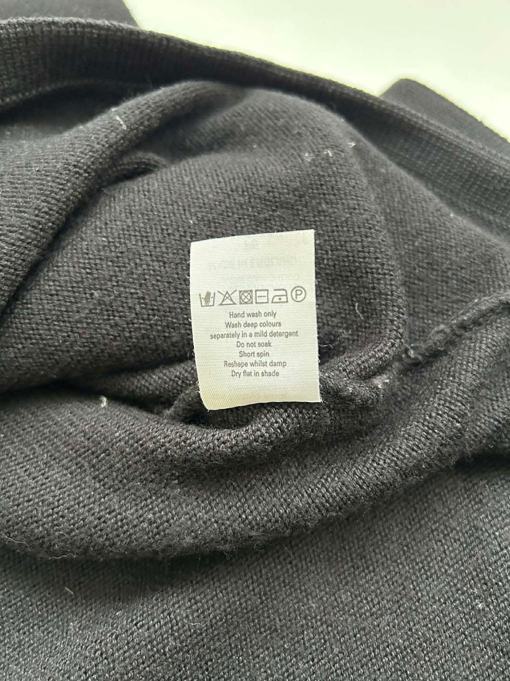 [L] Burberrys 1856 logo knit sweater (Made in 9