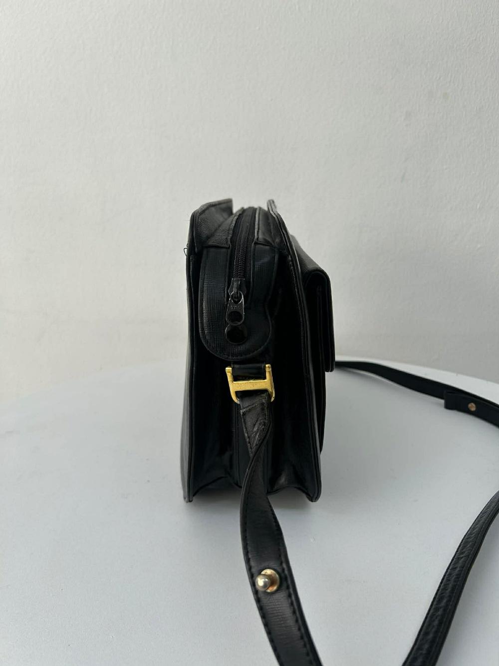 Givenchy vintage oval lock leather shoulder bag 6