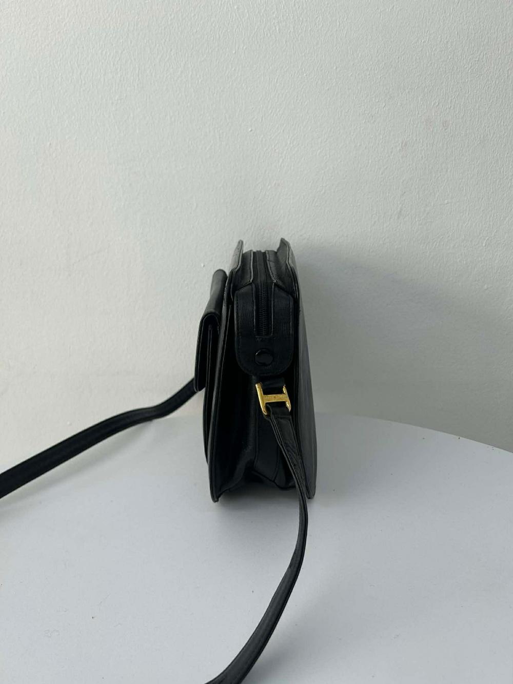 Givenchy vintage oval lock leather shoulder bag 7
