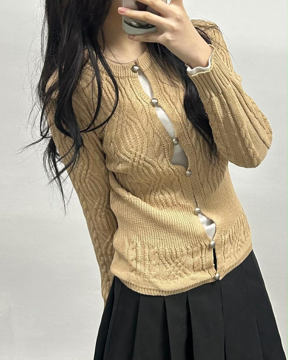 90s vintage cable knit cardigan 4