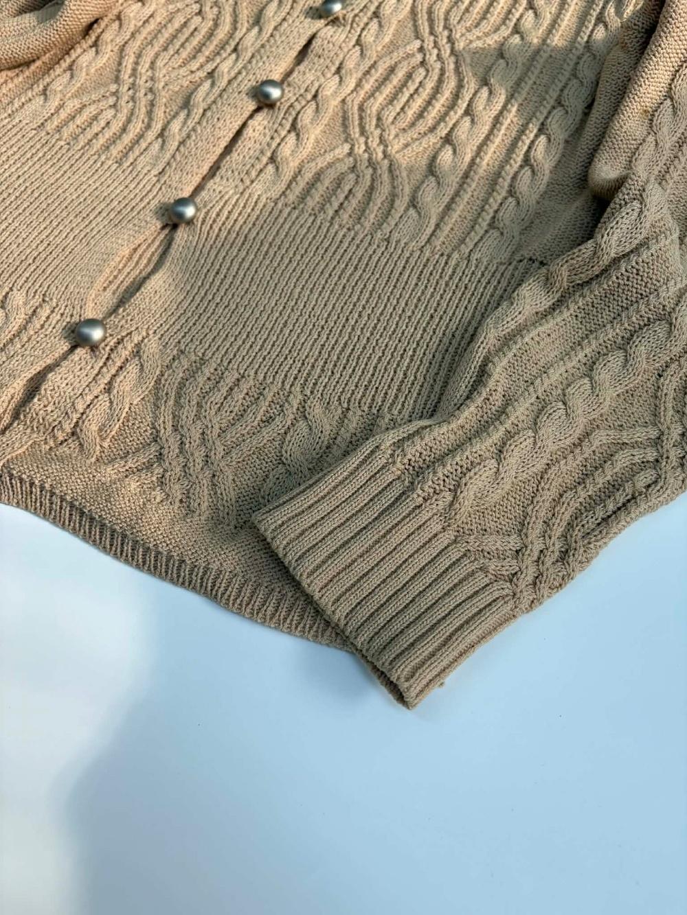90s vintage cable knit cardigan 10