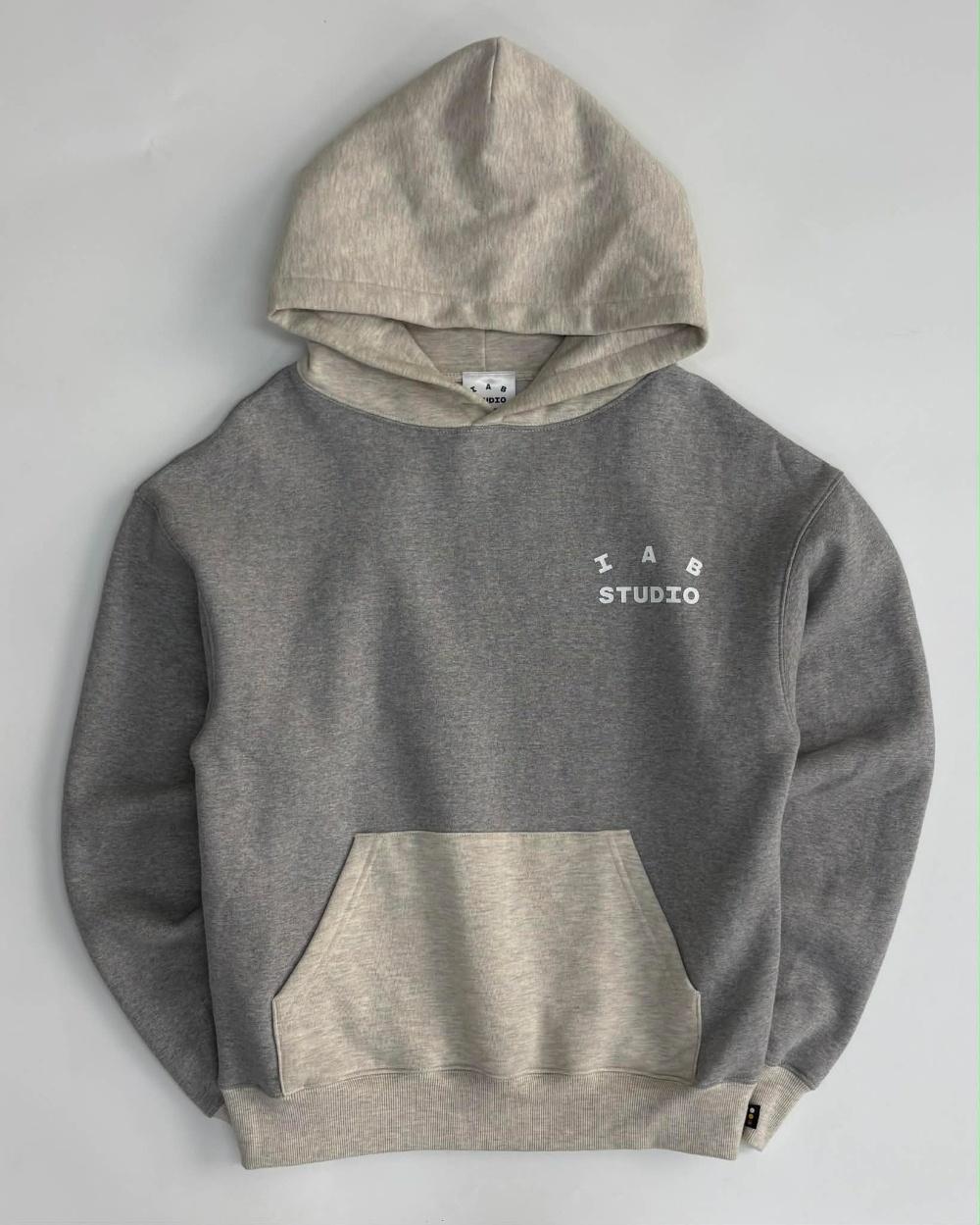 [M] IAB STUDIO TWO-TONE LOGO HOODIE 2