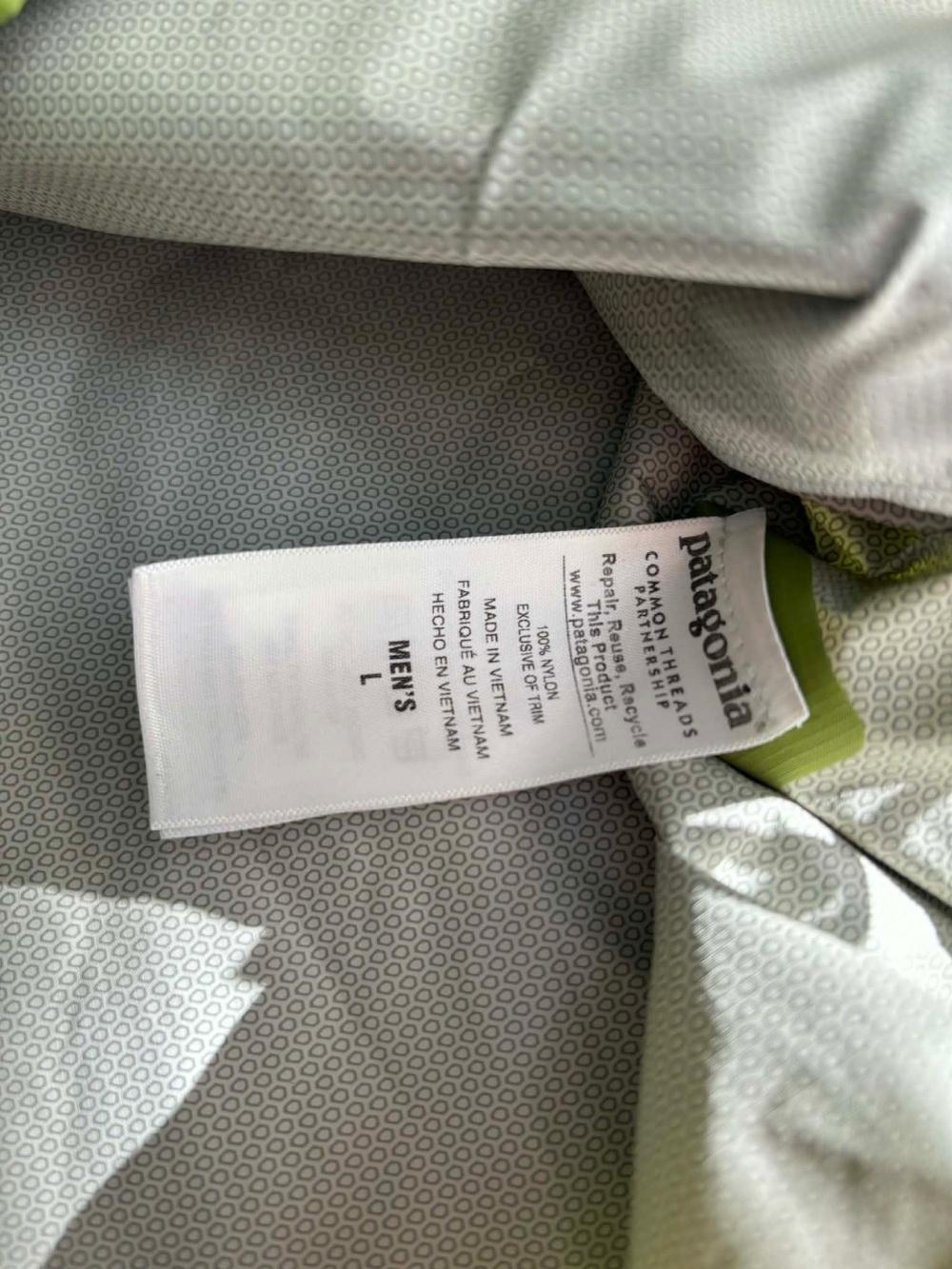 [L] Patagonia Torrenshell Windbreaker Jacket 6