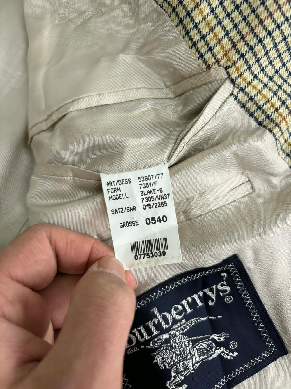 [54] Burberry 90s German-made double-breasted 9