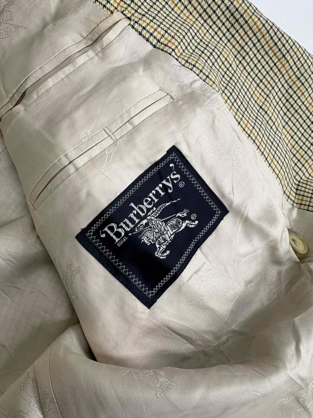 [54] Burberry 90s German-made double-breasted 7