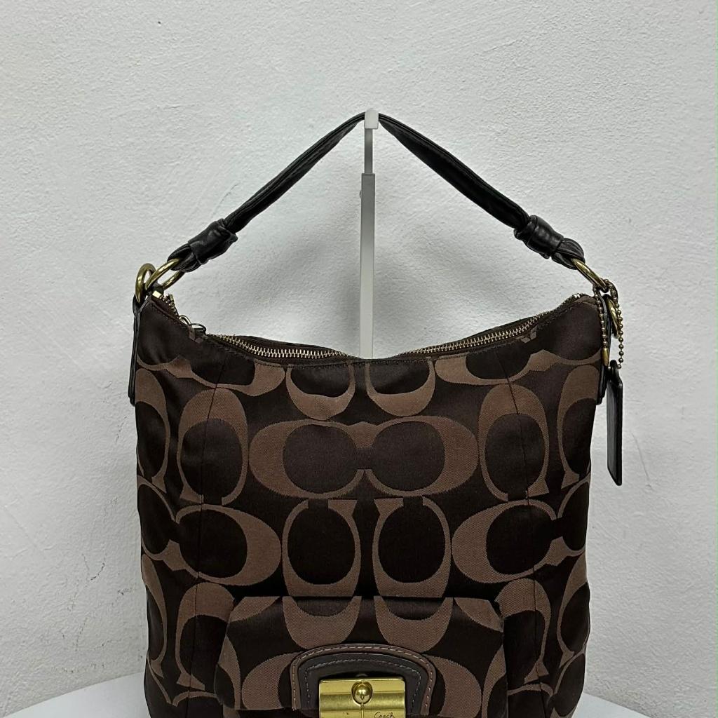 Coach Signature C Jacquard Shoulder Bag 2