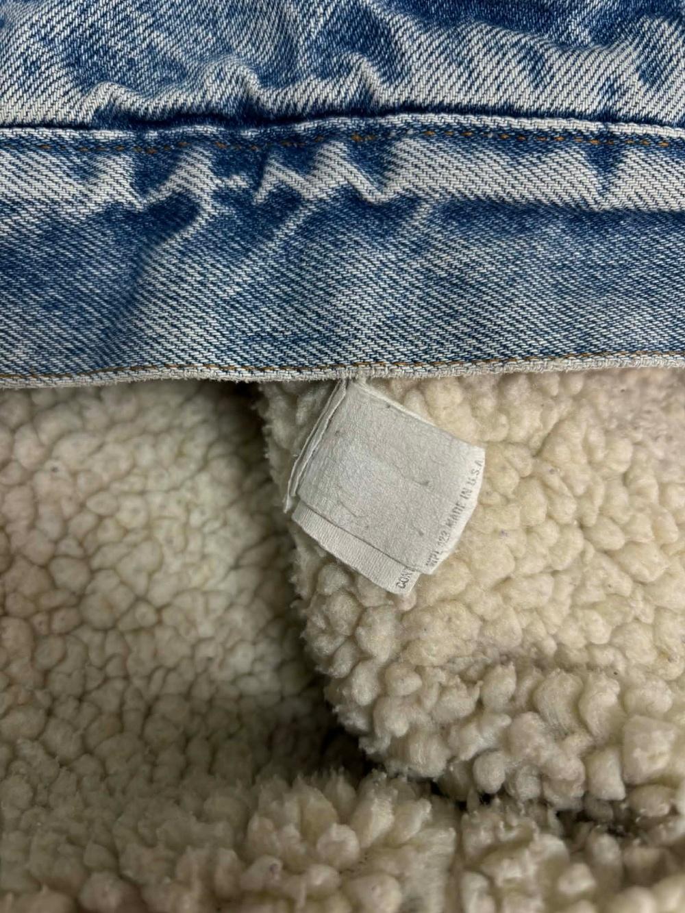 [44] 80s Levi's Sherpa Denim Trucker Jacket 6