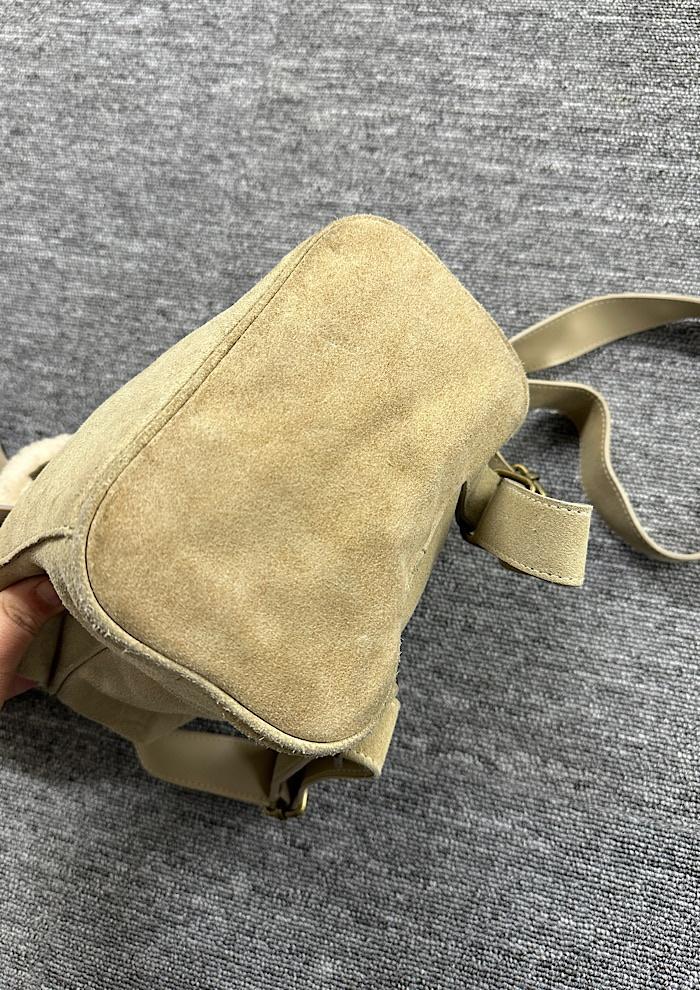 UGG 7