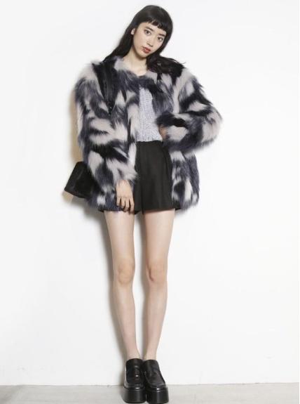 emoda fur jacket (M) 3