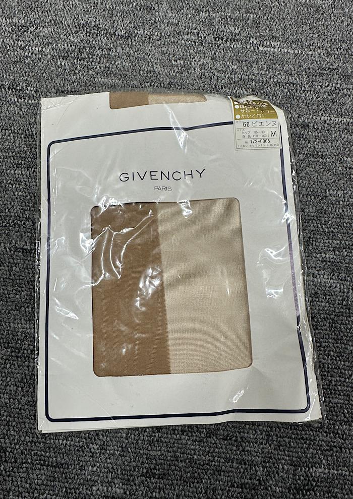 새상품 givenchy 4