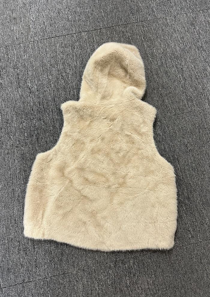 vegan fur vest (L) 6
