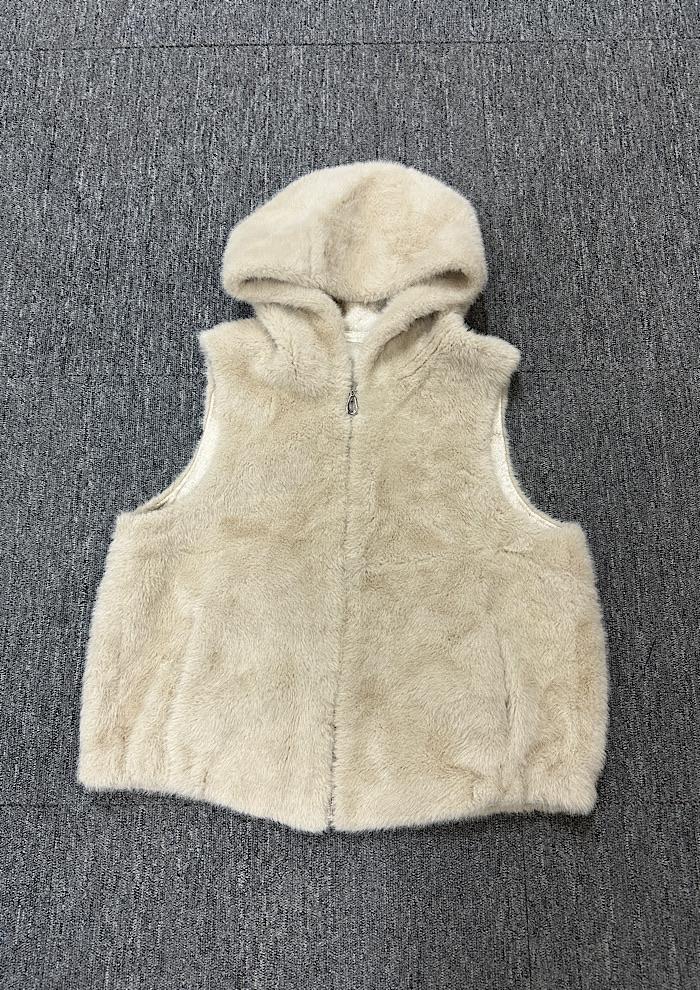 vegan fur vest (L) 2