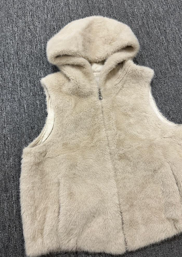 vegan fur vest (L) 5