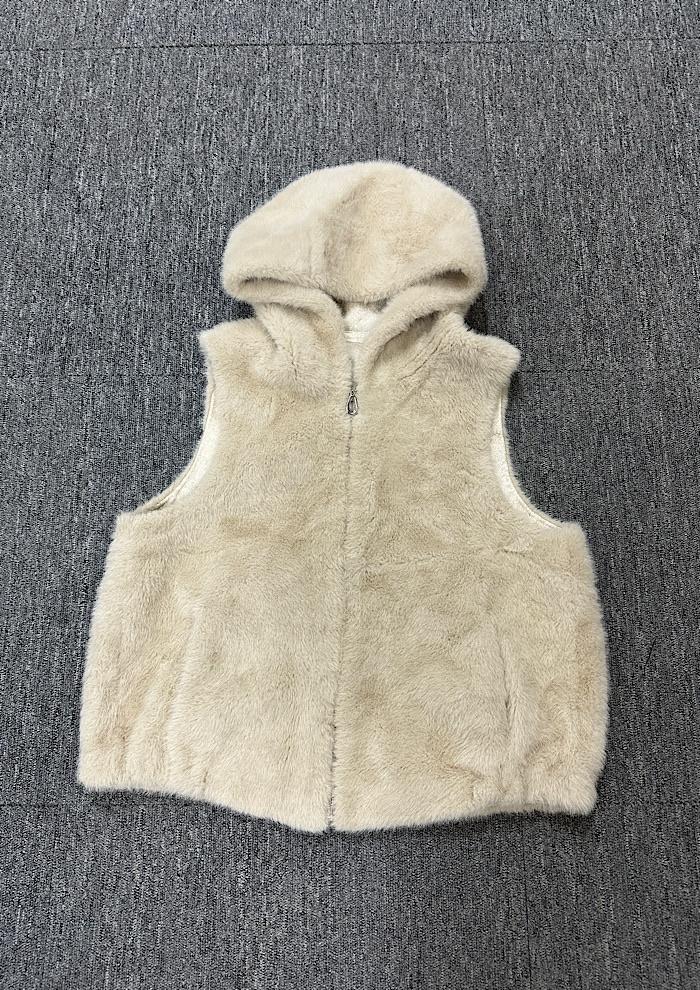 vegan fur vest (L) 3
