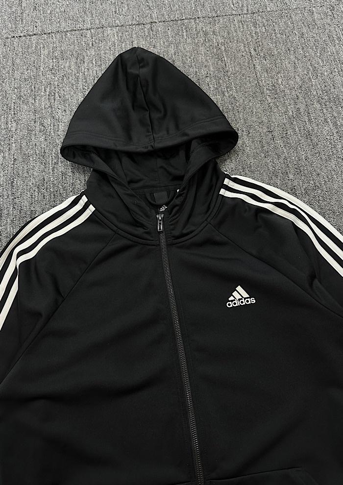 adidas (XL) 5