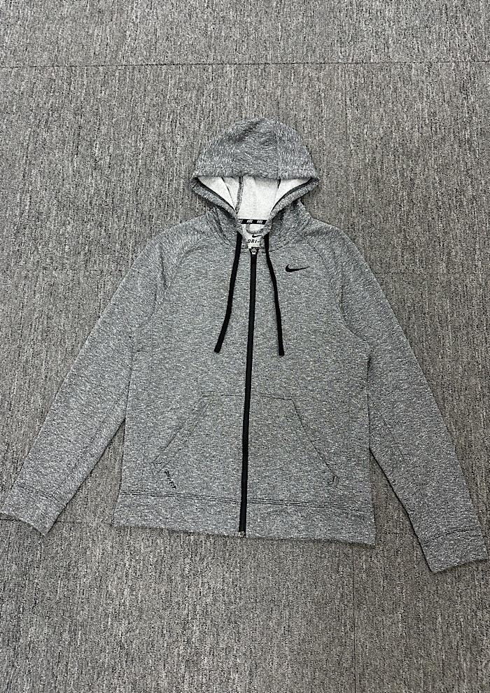 nike (M) 3