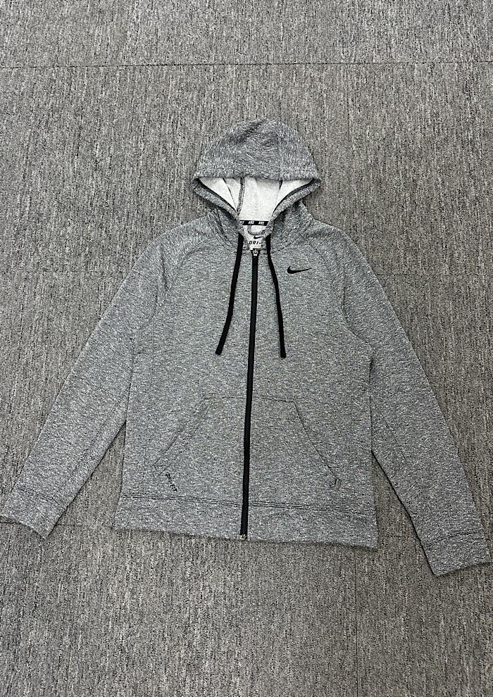 nike (M) 4