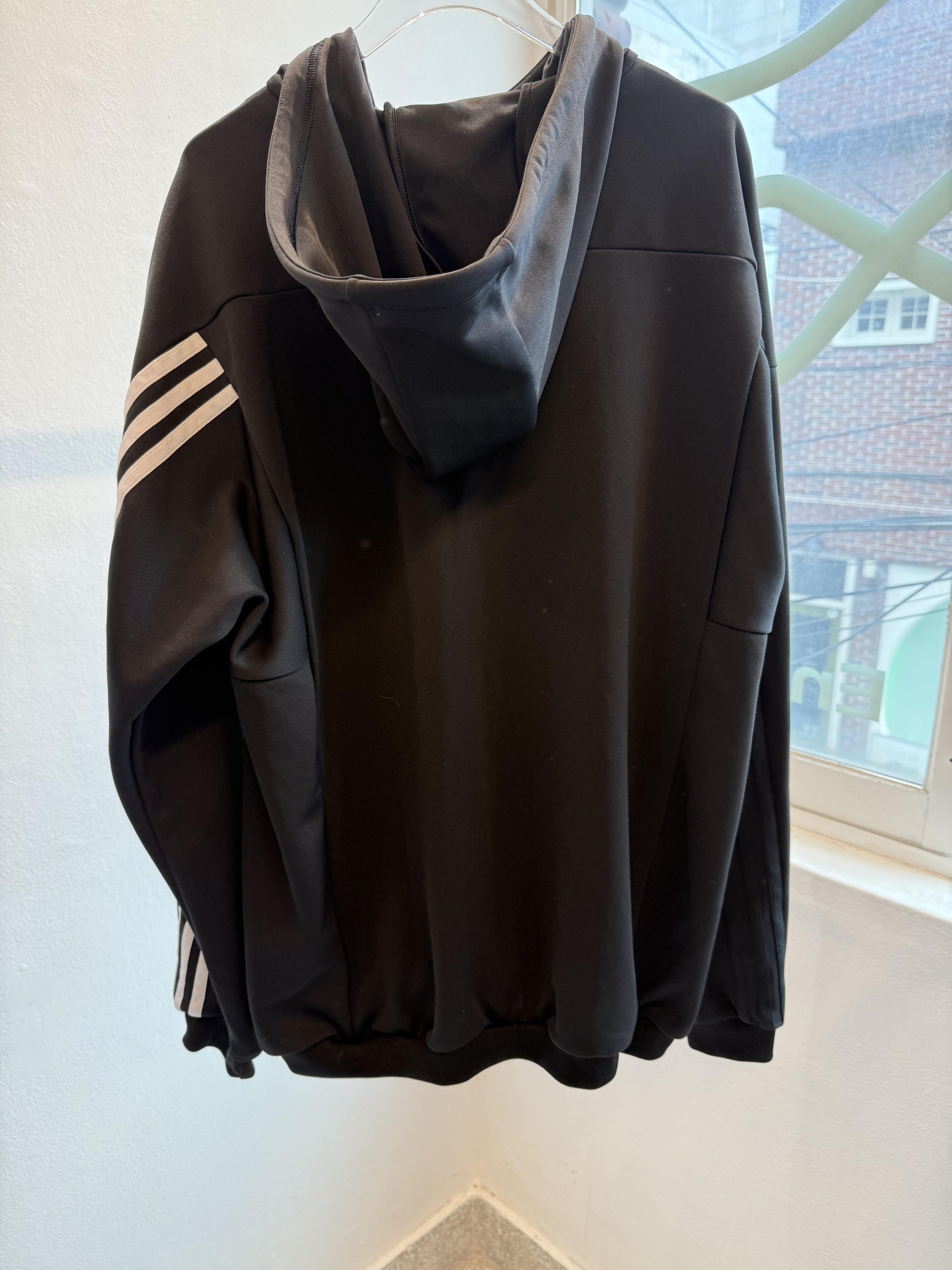 adidas (L) 3