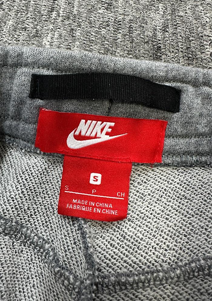 nike (S) 4