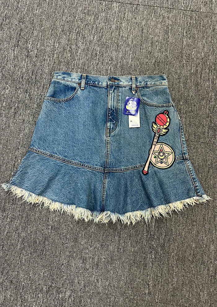새상품 sailor moon x gu (30inch) 2