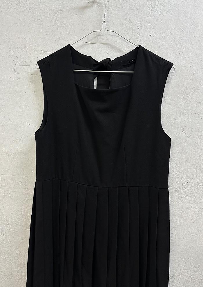 long dress (M) 3