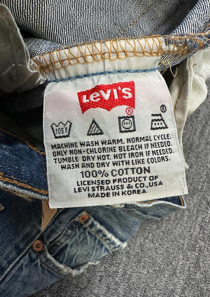 2001 vintage levi's 501 (33inch) 6