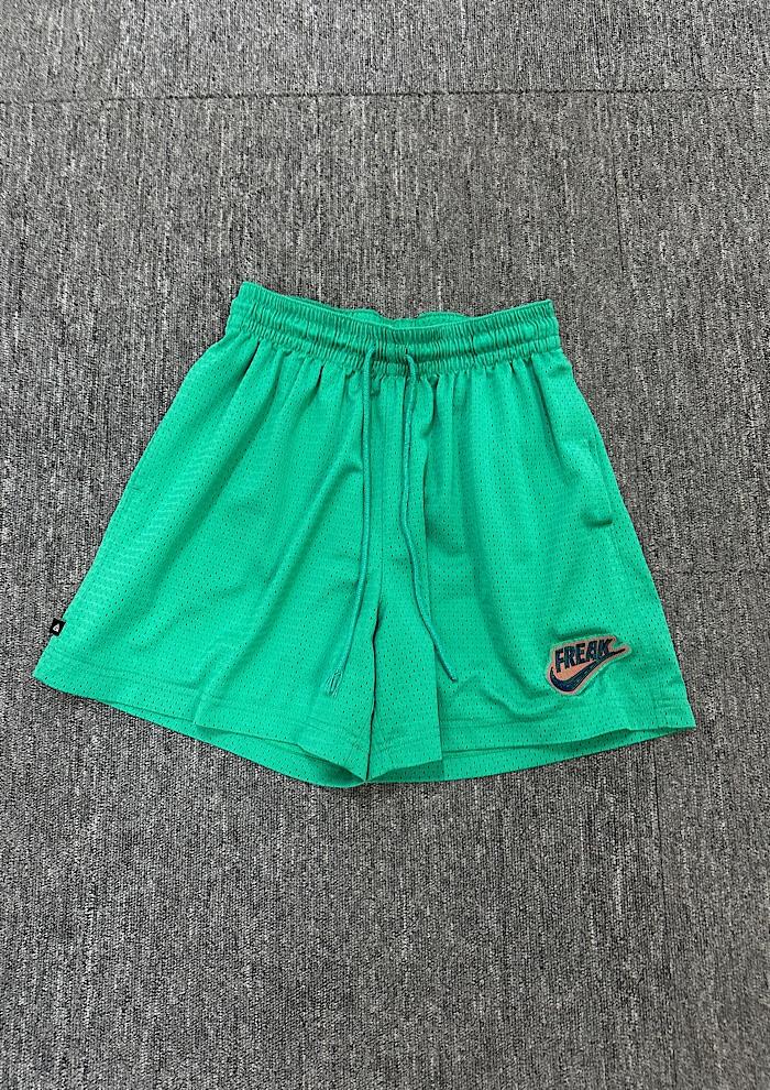 nike (L) 2