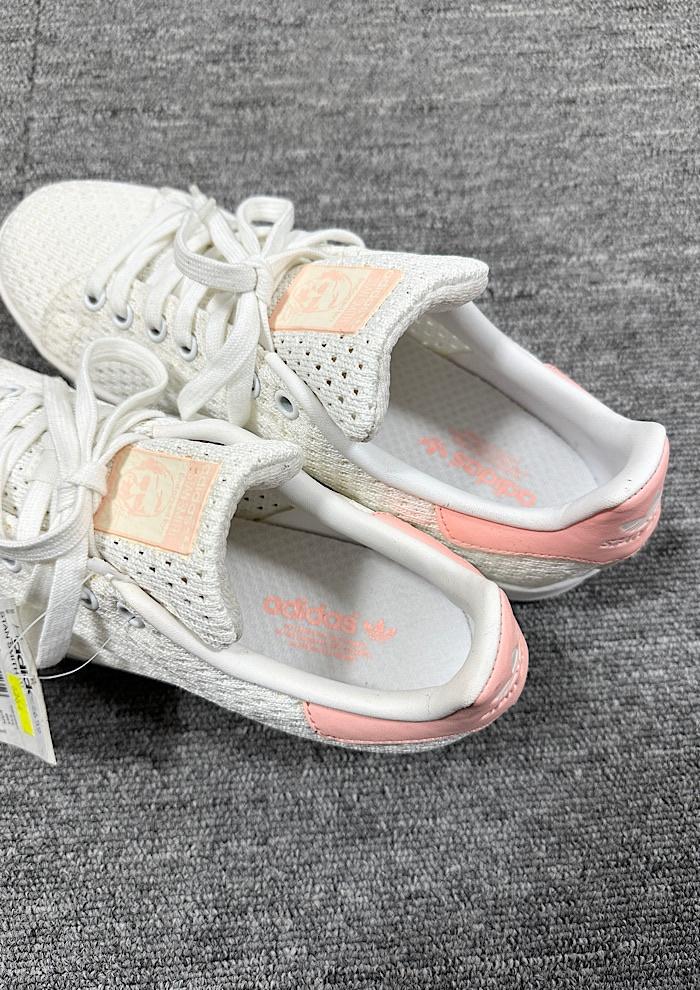 adidas (260) 8