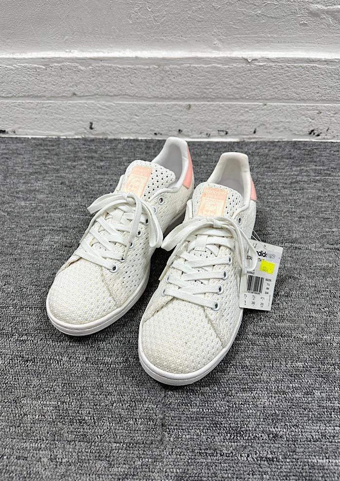 adidas (260) 2