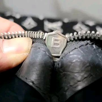 정품 발렌시아가 가죽 모터 클러치백 (그레이색) 10