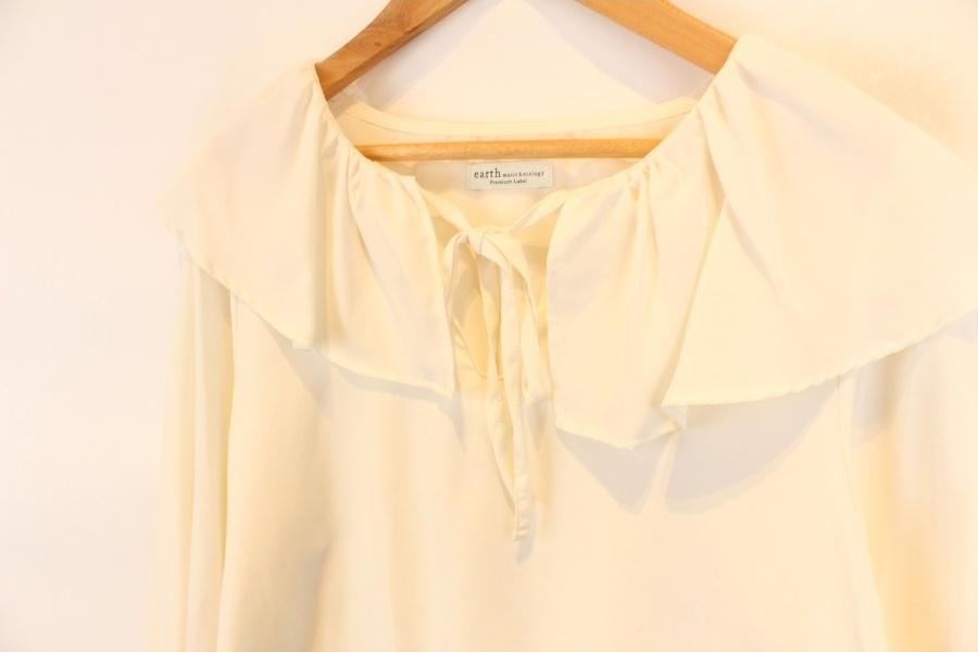EARTH MUSIC&ECOLOGY off white blouse 2