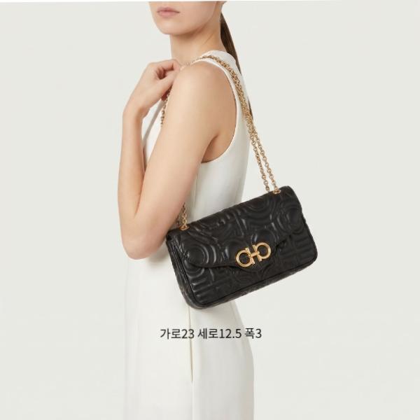 살바토레 페라가모 간치니 퀼팅 체인 숄더백 블랙 2