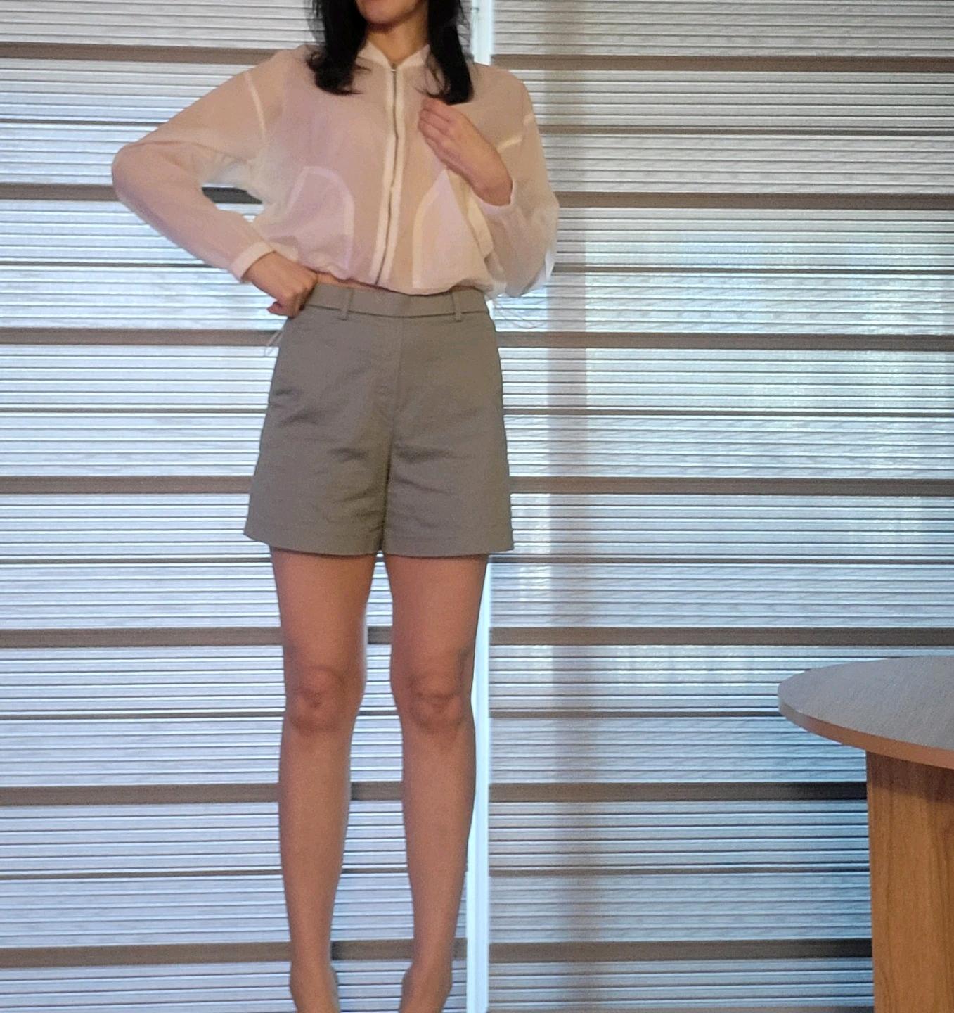 유니클로 카키 반바지 M 2