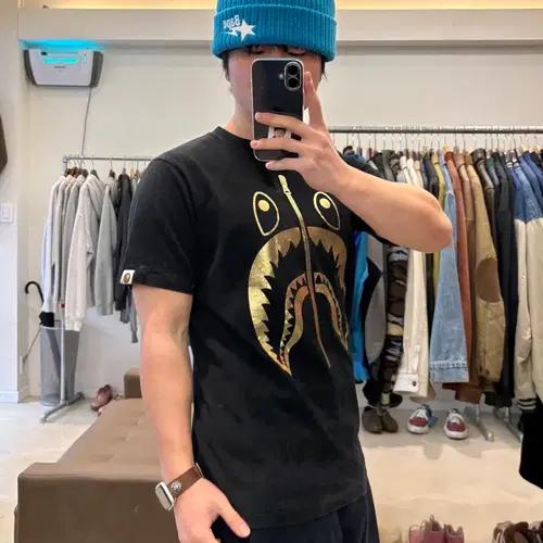 베이프 골드 샤크 프린팅 반팔 티셔츠 9