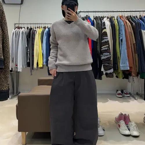 포터리 모 브이넥 니트 8