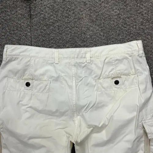 스톤아일랜드 나침반패치 카고 하프팬츠 6