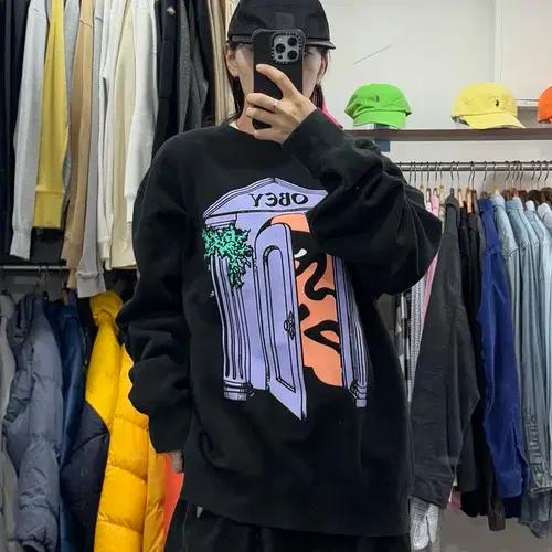 오베이 페이스 도어 맨투맨 5
