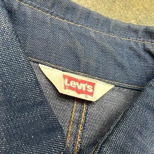 Vintage Levi's Denim Jacket (Women M) 5