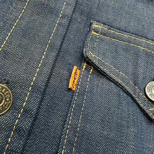 Vintage Levi's Denim Jacket (Women M) 6