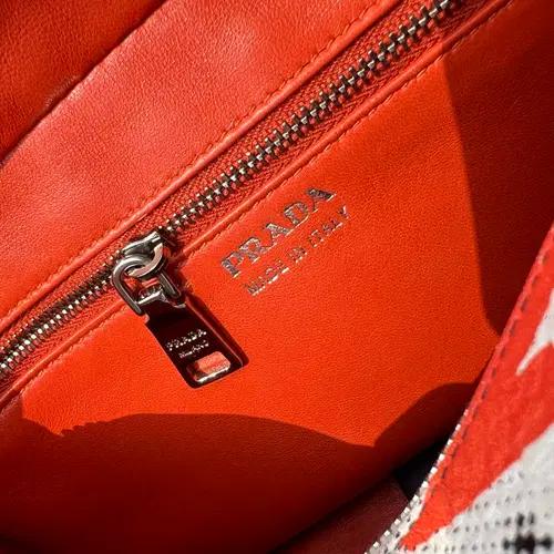 프라다 Prada Rabbit Handbag 9