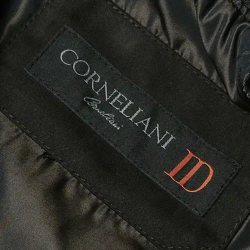 꼬르넬리아니 [Corneliani] 블랙 트렌디 후드 패딩 코트 9