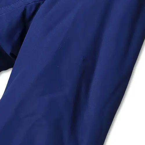빔즈 플러스 [Beams +] 피네스트 다운 블루 패딩 코트 10