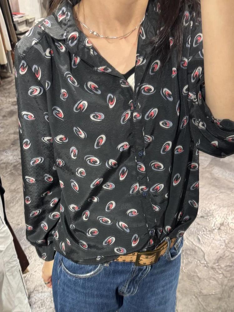 Black patterned blouse 4
