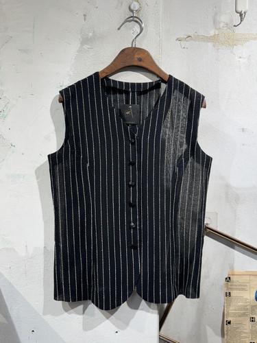 Black vertical contrast stitch vest 9